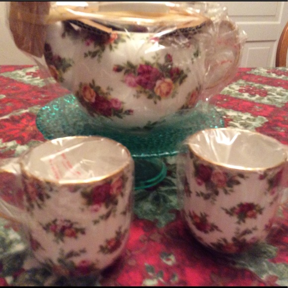 Royal Albert Old Country Roses Afternoon Tea - Picture 2 of 8
